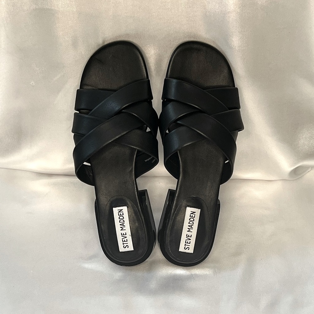 NEW Steven Madden Black Kessy Sandals - Picture 3 of 4